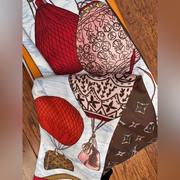 LV Up Up and Away Bandeau Sold out! - Picture 3 of 16